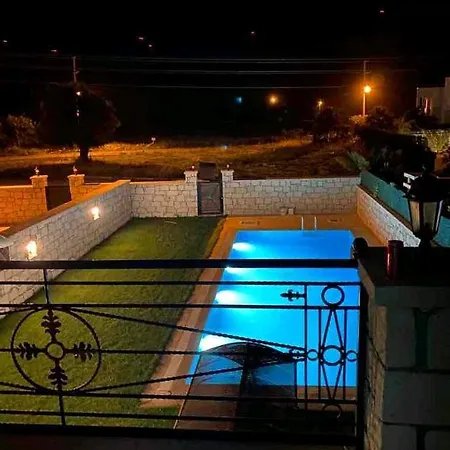 Hotel Alacati Da 3+1 Havuzlu Çeşme
