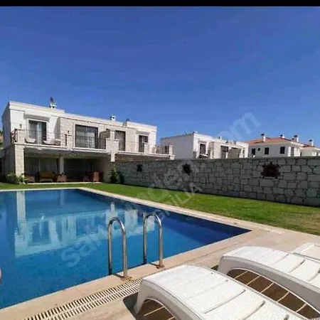 Alacati Da 3+1 Havuzlu Hotel Çeşme